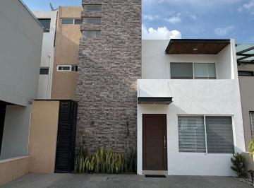 Casa en condominio de 2 habitaciones, El Marqués · Casa en Renta en Zibata