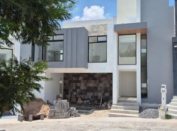 Casa · 310m² · 3 Recámaras · 2 Estacionamientos · Casa en Venta en Lomas del Chapultepec