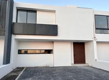 Casa de 3 habitaciones, Corregidora · Casa en Venta en El Condado con Baño Completo en Pb