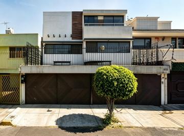Casa de 4 habitaciones, Coyoacán · Amplia y Funcional en Paseos de Taxqueña
