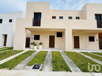 Casa · 106m² · 3 Recámaras · 2 Estacionamientos · Casa en Venta en Residencial Kulkana, Cancun