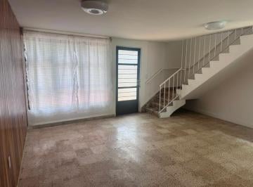 Casa en Venta de 4 habitaciones · ¡Casa con Doble Acceso en Coyoacán! Ideal Para Oficinas o Familia.