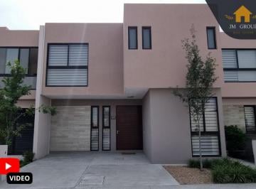 Casa de 4 habitaciones, Querétaro · Super Centrica y Amplia Valencia