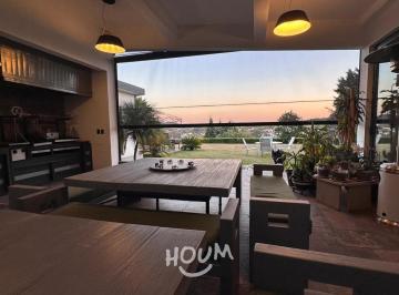 Casa · 700m² · 3 Recámaras · 4 Estacionamientos · Casa en Condado de Sayavedra con 3 Recámaras, Id:.