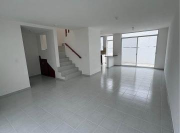 Sala Comedor amplio · ¡Casa en Venta en Privada! a Solo 10 Min del Estadio Corregidora