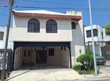 Casa de 4 habitaciones, Monterrey · Casa en Renta en Colinas de San Jeronimo