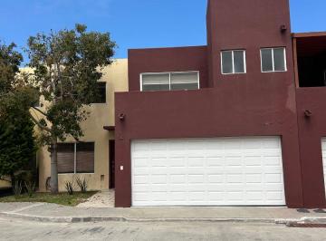Casa de 2 habitaciones, Tijuana · Casa en Renta en Playas de Tijuana, 2 Recámaras, Estancia Amplia - Privada con Parque y Seguridad