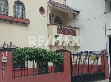 Casa · 242m² · 4 Recámaras · 1 Estacionamiento · Casa en Venta - (4)
