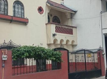 Casa · 242m² · 4 Recámaras · 1 Estacionamiento · Casa en Venta - (4)