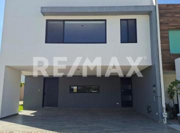 Casa en condominio · 348m² · 3 Recámaras · 2 Estacionamientos · Casa en Renta en Parque Guanajuato, Lomas de Angelopolis - (4)