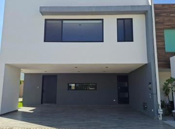 Casa en condominio · 348m² · 4 Recámaras · 2 Estacionamientos · Casa en Renta en Parque Guanajuato, Lomas de Angelopolis - (4)