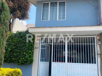 Casa · 198m² · 4 Recámaras · 1 Estacionamiento · Casa en Venta en Bosque San Sebastian - (4)