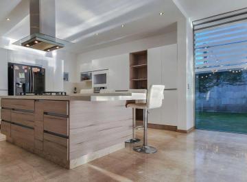 Casa de 4 habitaciones, Zapopan · Casa en Venta en Villa Verona