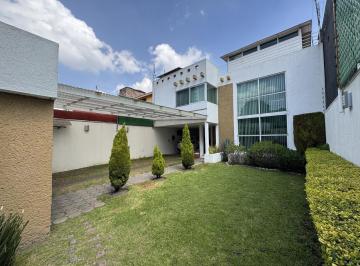 Casa · 336m² · 3 Recámaras · 3 Estacionamientos · Casa en Metepec · 3 Recámaras