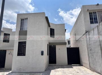 Casa · 105m² · 3 Recámaras · 1 Estacionamiento · Casa en Renta en Juárez