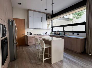 Casa de 3 habitaciones, Santiago · Casa en Venta. Santiago, Nuevo León