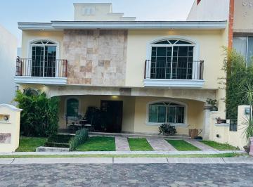 Casa de 4 habitaciones, Tlajomulco de Zúñiga · Residencia en Bosques de Santa Anita con 312 m
