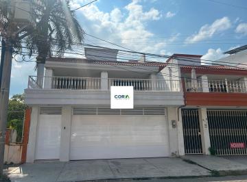 Casa · 4 Recámaras · 2 Estacionamientos · Casa en Venta Col Cazones, Poza Rica, Veracruz