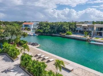 Departamento · 233m² · 3 Recámaras · 1 Estacionamiento · Penthouse con 3 Espacios de Muelle en Puerto Aventuras