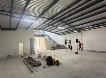 Bodega comercial  Renta MN 17,000 · Av Irrigación Celaya $17 000