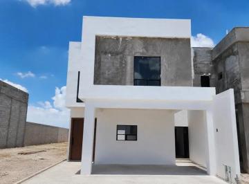 1 · Casa en Venta con Recámara en Planta Baja, Viñedos