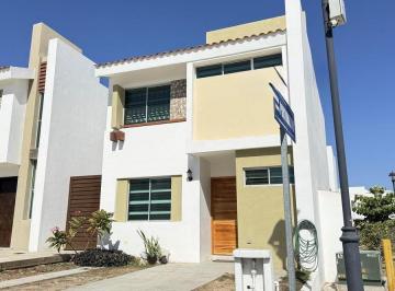 Casa · 3 Recámaras · 2 Estacionamientos · Casa en Renta en Portomolino Mazatlán