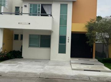 Casa en condominio de 3 habitaciones, Zapopan · Casa con Acabados de Lujo