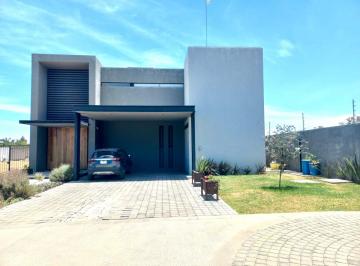 Casa en condominio de 4 habitaciones, Zapopan · Casa en Venta Hacienda de San Acasio