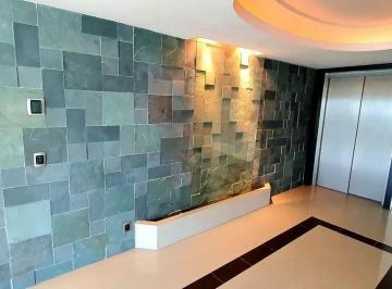 Departamento · 220m² · 4 Recámaras · 2 Estacionamientos · Departamento en Balcones del Campestre