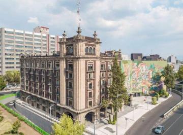 Oficina · 1926m² · 15 Recámaras · 10 Estacionamientos · Oficina en Renta en Centro