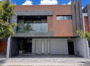 Casa en Venta de 4 habitaciones Lomas de Angelópolis · Elegancia y Confort en Parque Colima