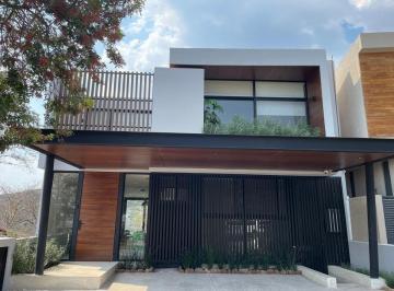 e329125ed9e6f9c2cf3de2c68ba1a0973363c198d92ade350b6948bffaf1776d · Casa en Renta en Altozano Querétaro | 4 Recámaras | Doble Seguridad