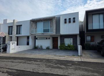 58c07349c18e49f0a3d8b4fe76d9fe415f50f216f6d5f65e23d3cef320ab3cf9 · Casa en Renta en Lomas de Juriquilla | 3 Recámaras | Cuarto Servicio