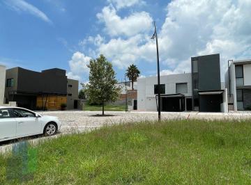 e4ebd859765dfb33ecfe79e8184ab6cd2ee11f2375d51fcdc8c6cfec02b5dc9d · Terreno en Venta Plano en Privada Esquina Lagos de Juriquilla.