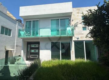 Casa · 435m² · 5 Recámaras · 2 Estacionamientos · Casa en Venta en Tizapan
