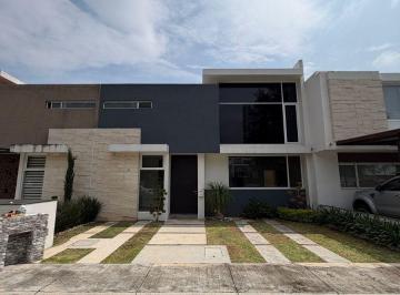 Casa de 3 habitaciones, Morelia · Casa en Renta en Rincon de La Montaña Altozano