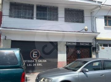 Casa · 366m² · 3 Recámaras · 2 Estacionamientos · Casa en Venta en Peralvillo