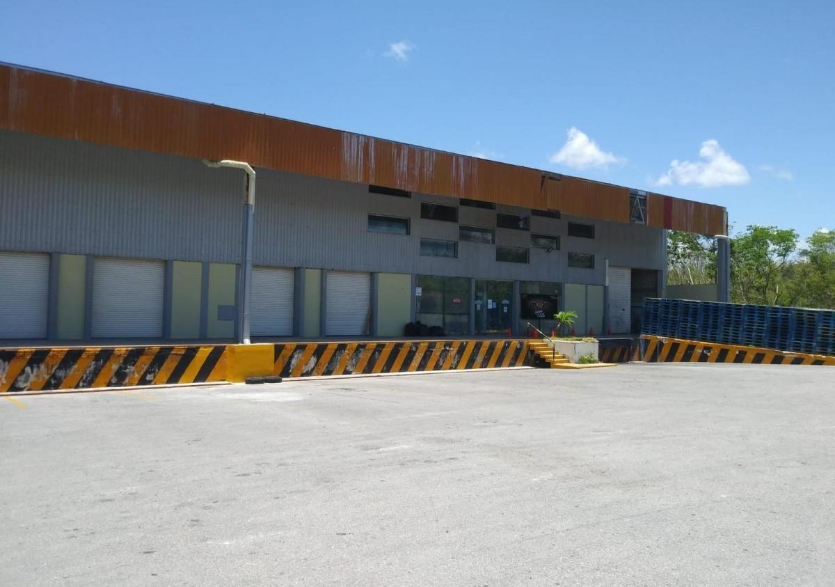 Bodega Industrial Aaa en Renta | 1,050 m&sup2; | 2 Andenes | Parque Industrial a 5 Min del Aeropuerto