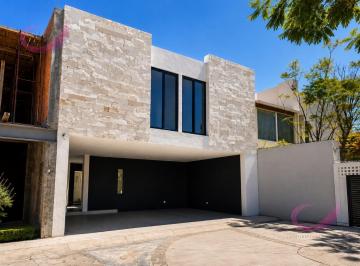 Casa en condominio · 316m² · 3 Recámaras · 2 Estacionamientos · Casa en Renta Norte | Calicantos | Norte