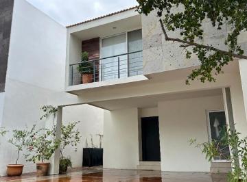 Casa de 3 habitaciones, Culiacán · La Primavera, Bariio San José, La Mejor en Su Categoría