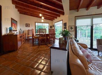 Casa · 2800m² · 4 Recámaras · 6 Estacionamientos · Casa La Pitaya en Venta en Briones, Coatepec, Ver.