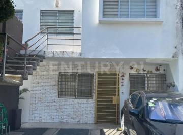Casa · 45m² · 2 Recámaras · 1 Estacionamiento · Casa Dúplex en Venta (P. B.) en Cañadas de San Lorenzo Coto Lago