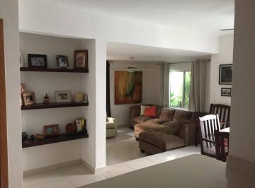 Casa en condominio de 2 habitaciones, Cancún · Rento Casa Frente a Plazas Oultet