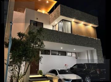 Casa en condominio · 435m² · 3 Recámaras · 2 Estacionamientos · PH - Condominio Loretta