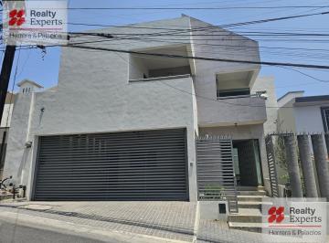 Casa · 378m² · 3 Recámaras · 2 Estacionamientos · Casa en Renta Cumbres 5to Sector Monterrey Nl
