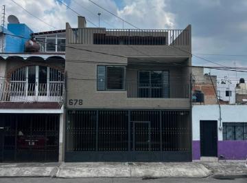 Casa de 5 habitaciones, Guadalajara · Amplia Casa Recien Remodelada