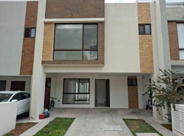 Casa en condominio de 3 habitaciones, El Marqués · Casa en Renta Aurea Iolita Zibata con Jardin Excedente