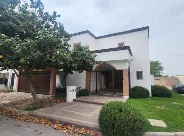 1 · Casa en Renta en El Fresno