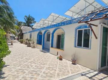 1 · Casa en Venta Frente Al Mar en Playa Chelem