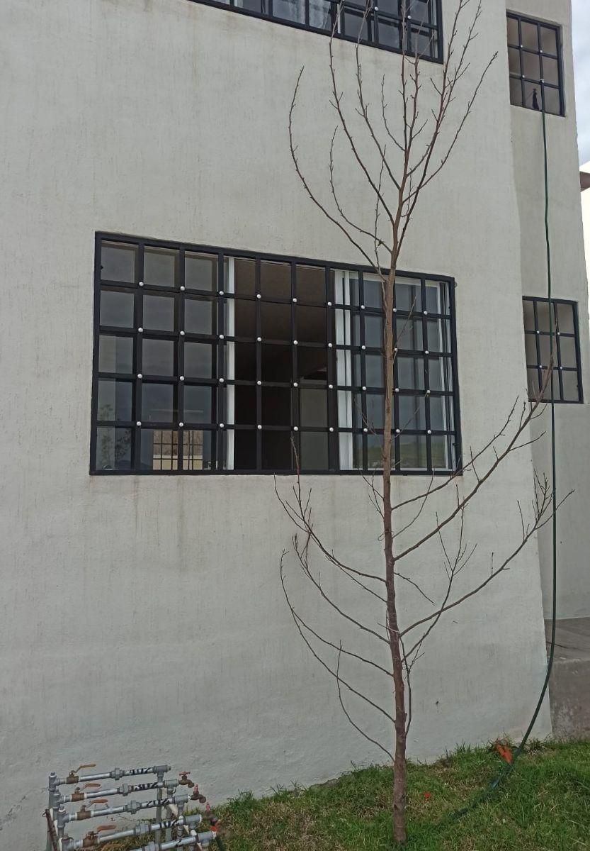 En Venta Departamento en Planta Baja, en Fracc. Villas Oriente. (Salida a Charo).